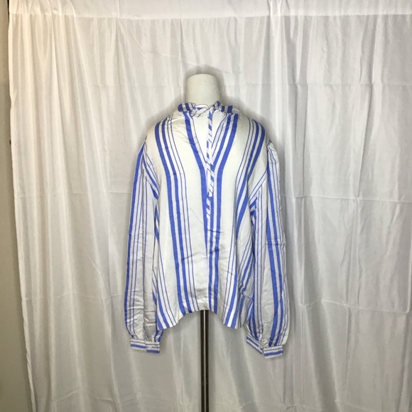 Very J Blue/white striped bell sleeve top L NWT - Picture 2 of 6